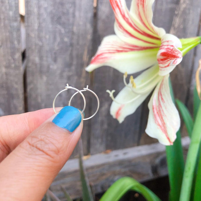 Sterling Silver Huggie Hoop Earrings – Thin Lightweight 15mm Hoops for Women