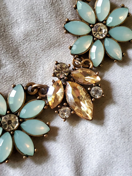 Nicole Vintage Floral Statement Necklace – Mint & Champagne Crystal