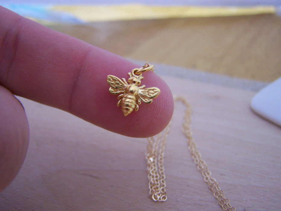 Gold Bumblebee Charm Necklace - Honey Bee Minimalist Jewelry - Bumble Bee Jewelry